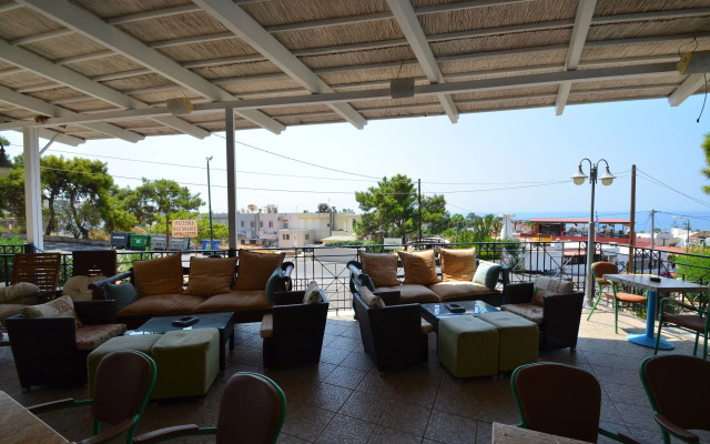 Marianthi Studios & Apartments