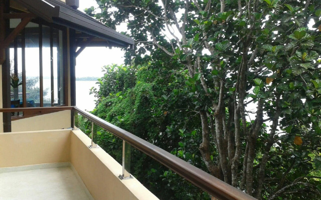 Sea Heart House on Koggala Lake