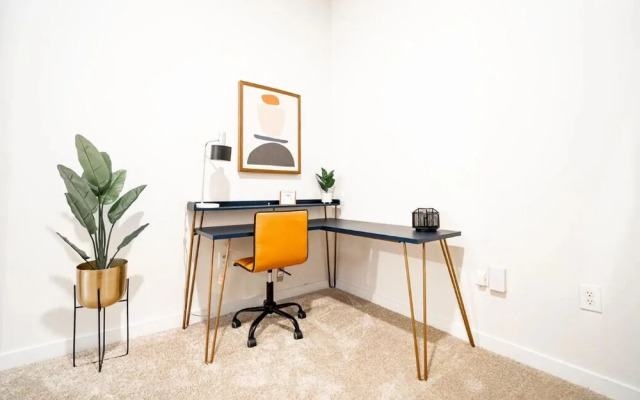 Luxury Apartment 329