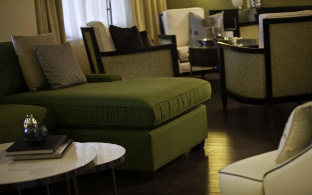 Renaissance Arlington Capital View Hotel