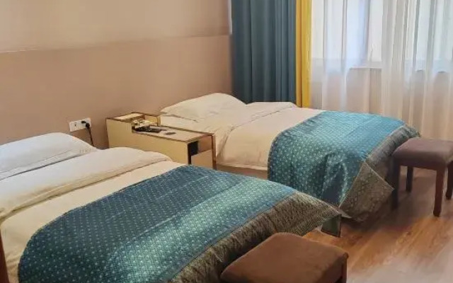 Luoping Golden Valley Taijia SPA Hotel