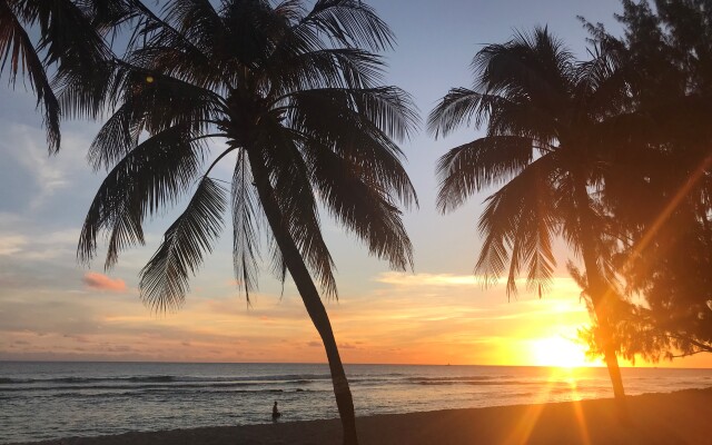 Coconut Court Beach Hotel