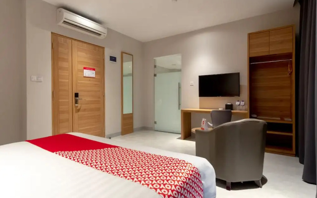 Travel Hub Hotel Kualanamu Airport