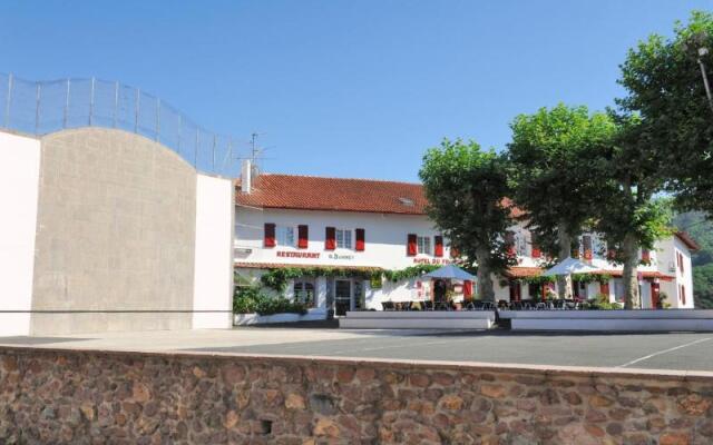 Logis Hotel Du Fronton-Agian