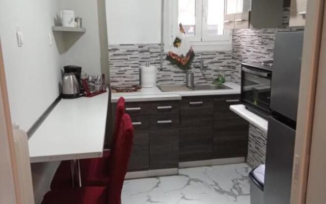 Acropolis within 10min. walk!