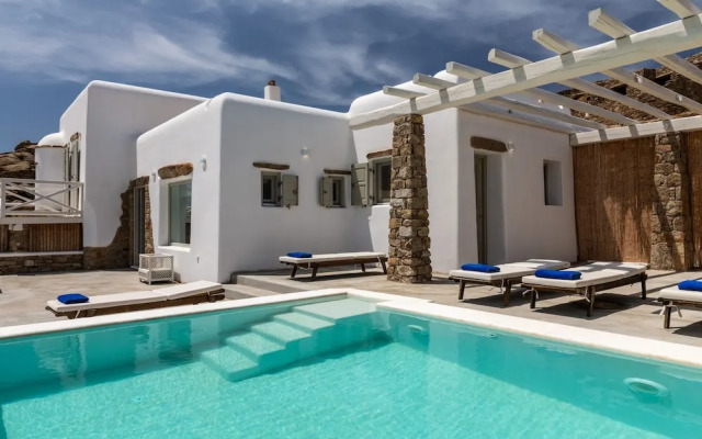 Mykonos Divino
