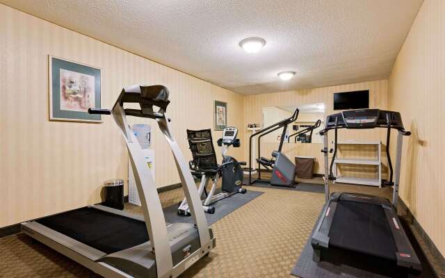 Ramada by Wyndham Cleveland Airport West