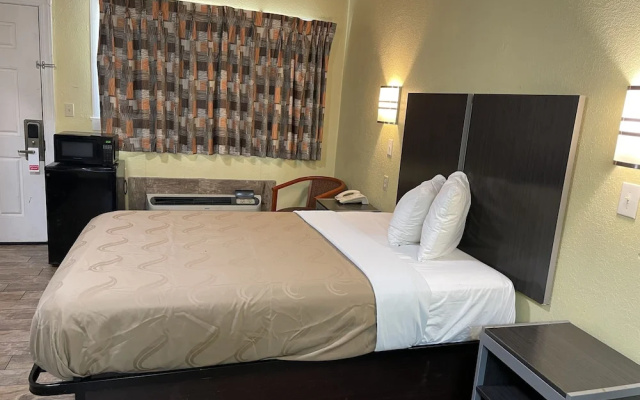 EverGreen Inn & RV