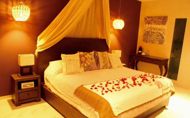 Soho Playa Hotel
