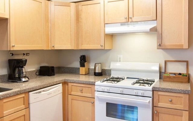 Airy 2BR in Lincoln Park by Sonder