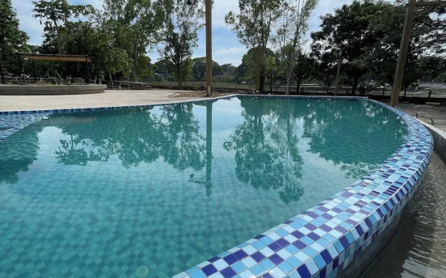 Sayong Resort