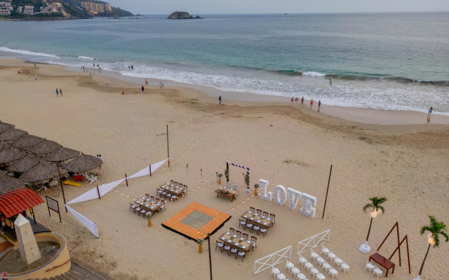 Tesoro Ixtapa Beach Resort