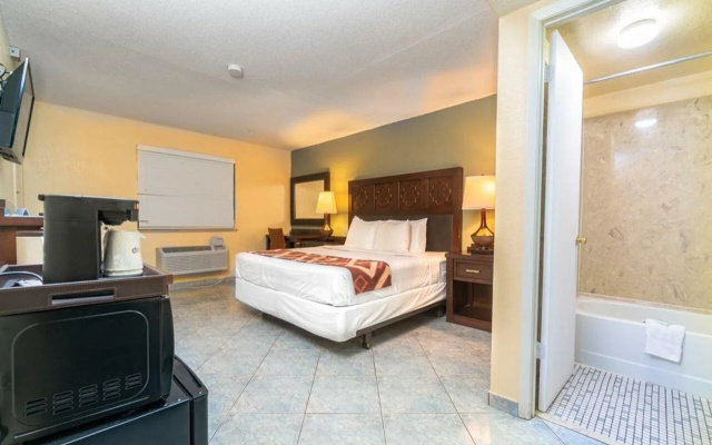 Sevilla Inn - Near Medieval Times