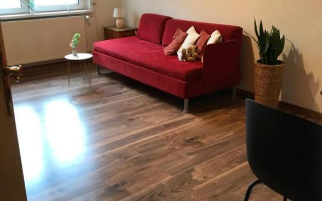 Helles Doppelzimmer im Untergeschoss mit Bad im Grünen nahe Potsdam