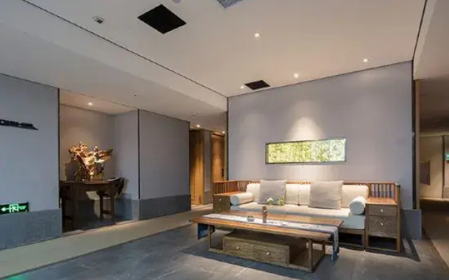 Qianna Baihe Boutique Hotel