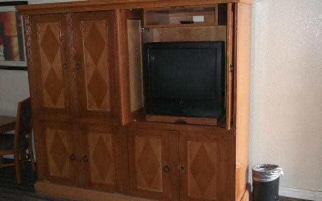 Travel Inn and Suites