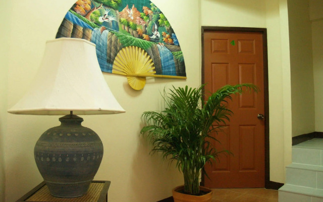 OYO 963 Sunshine Guesthouse