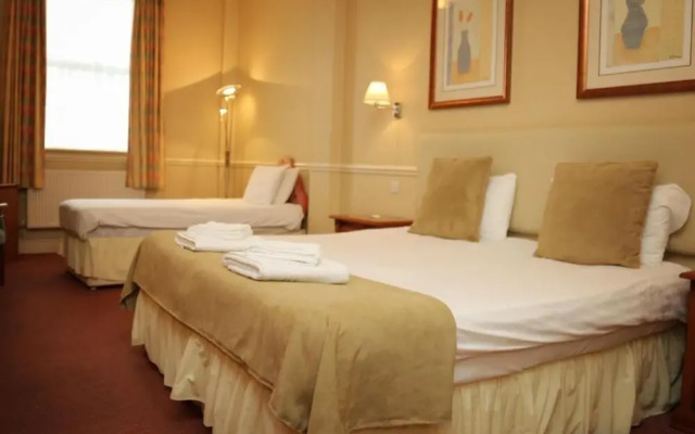 Oriel Hotel
