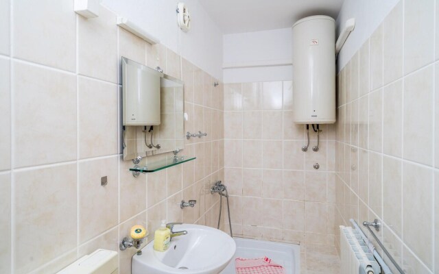 Nice Home in Slano With 6 Bedrooms and Wifi