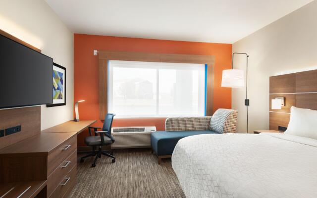 Holiday Inn Express And Suites Beaver Dam