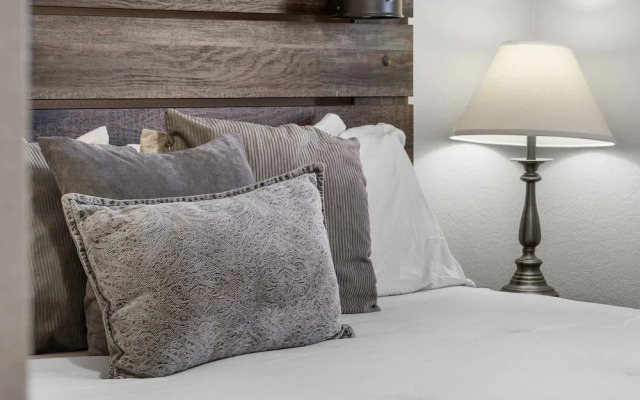 Tranquil Getaway For 8