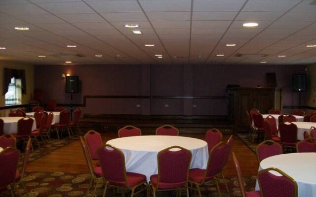 Fitzwilliam Arms Hotel