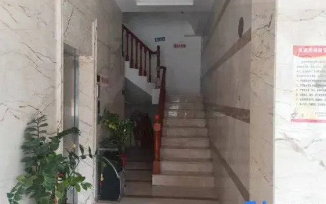 Pingguo Weisner Theme Hotel