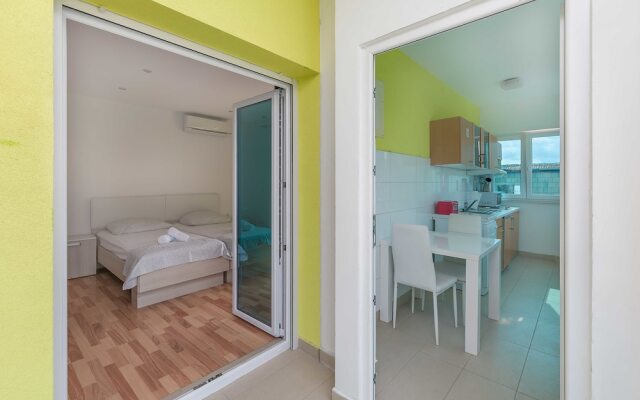 Apartments Road star