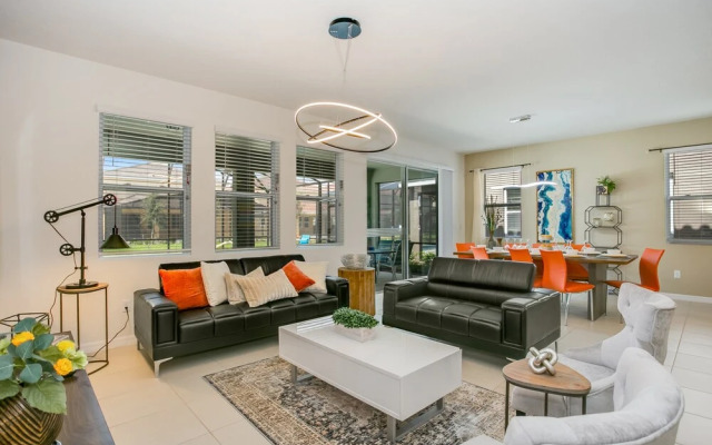 Broadaok Drive Villa Solterra 6091