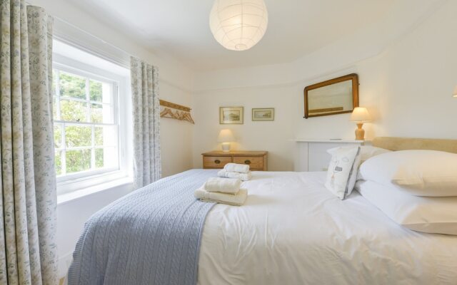 4 Coastguards Cottage