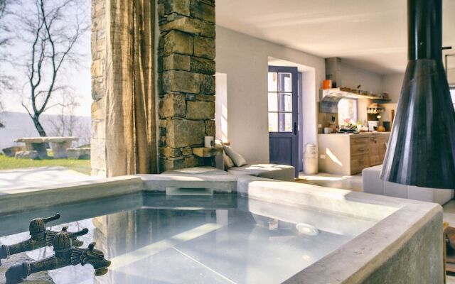 Magnificent Villa in Groznjan With High-end Kitchen & Pool