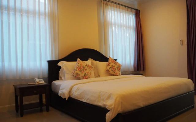 Ruenmaihom Riverside Cottage