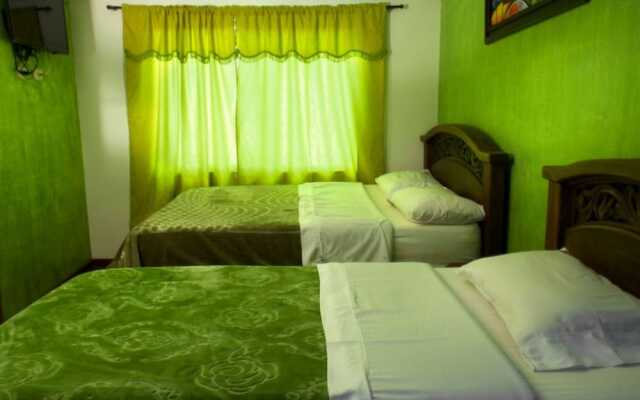 Hotel Restaurante El Madrono Chia