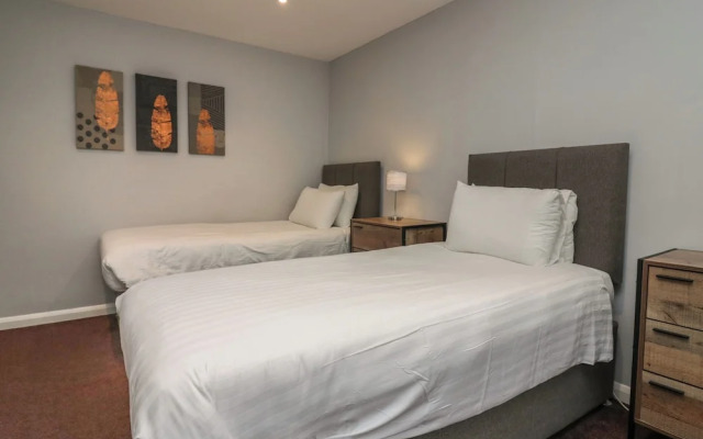 Apartment 6