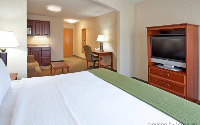 Holiday Inn Express & Suites Elkhart, an IHG Hotel