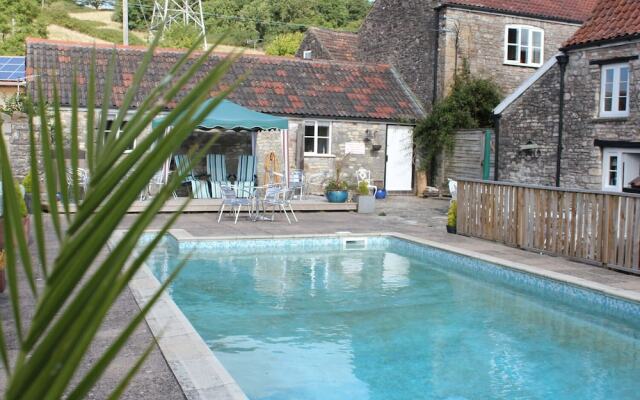 Poolside Cottage