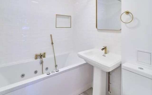 Host Stay Bellflower Mews