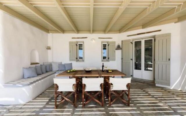 Cycladic beauty and tranquillity in Kostos, Paros