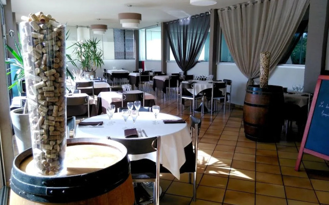 Logis Hôtel Restaurant Le Pardaillan