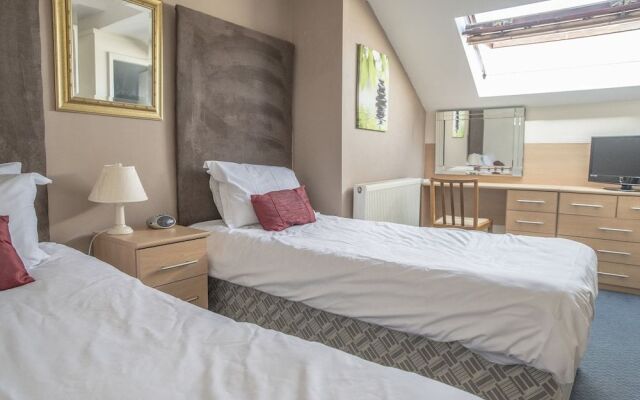 Baytrees Hotel