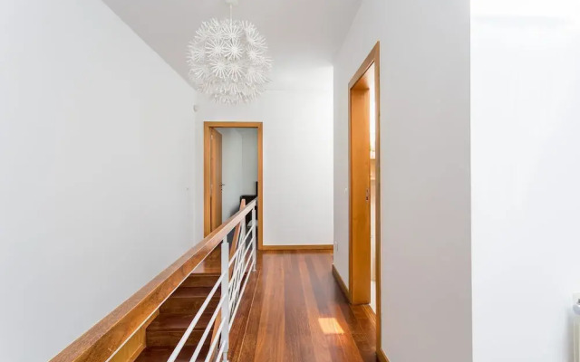 JOIVY Sleek House W/Balcony & 2 Terraces In Porto