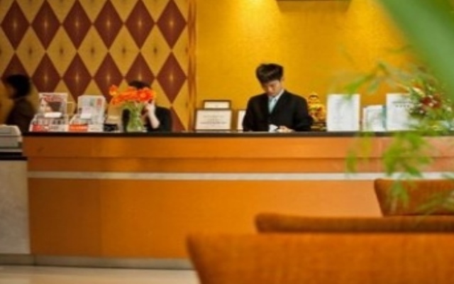 Ratchada Resort & Spa