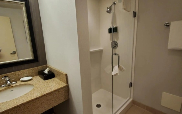 Courtyard by Marriott Hamilton