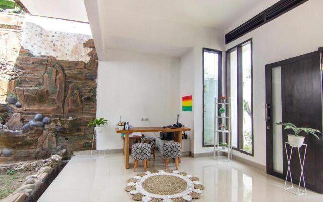 OYO 3796 Senggigi Villas