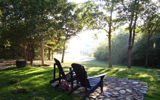 Anchor Inn on The Lake Bed and Breakfast