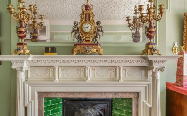 The Grand Old Boy - Marylebone - by Frankie Says