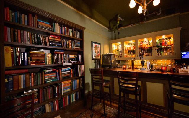 McMenamins Grand Lodge