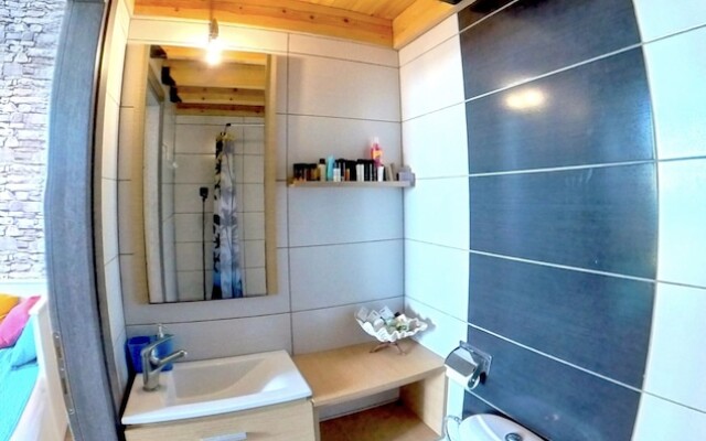 Beach Shack Studio s&l