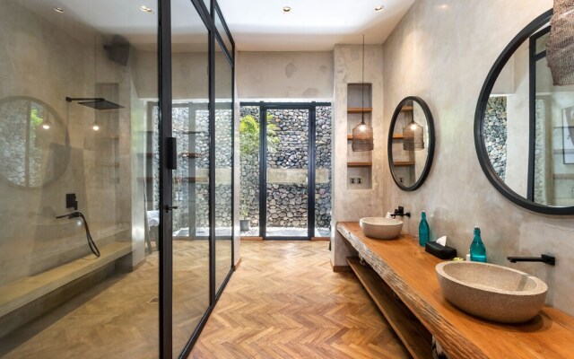 Villa Wolfe by Villa Finder