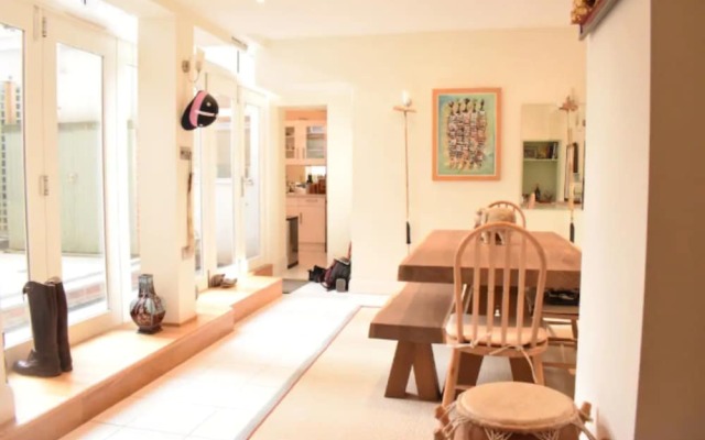 Spacious 2 Bedroom Apartment Near Notting Hill Gate